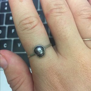 Carved skull black pearl and silver ring